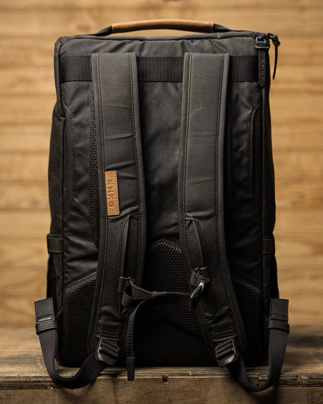 CORE Backpack Waxed Canvas Medium 25L