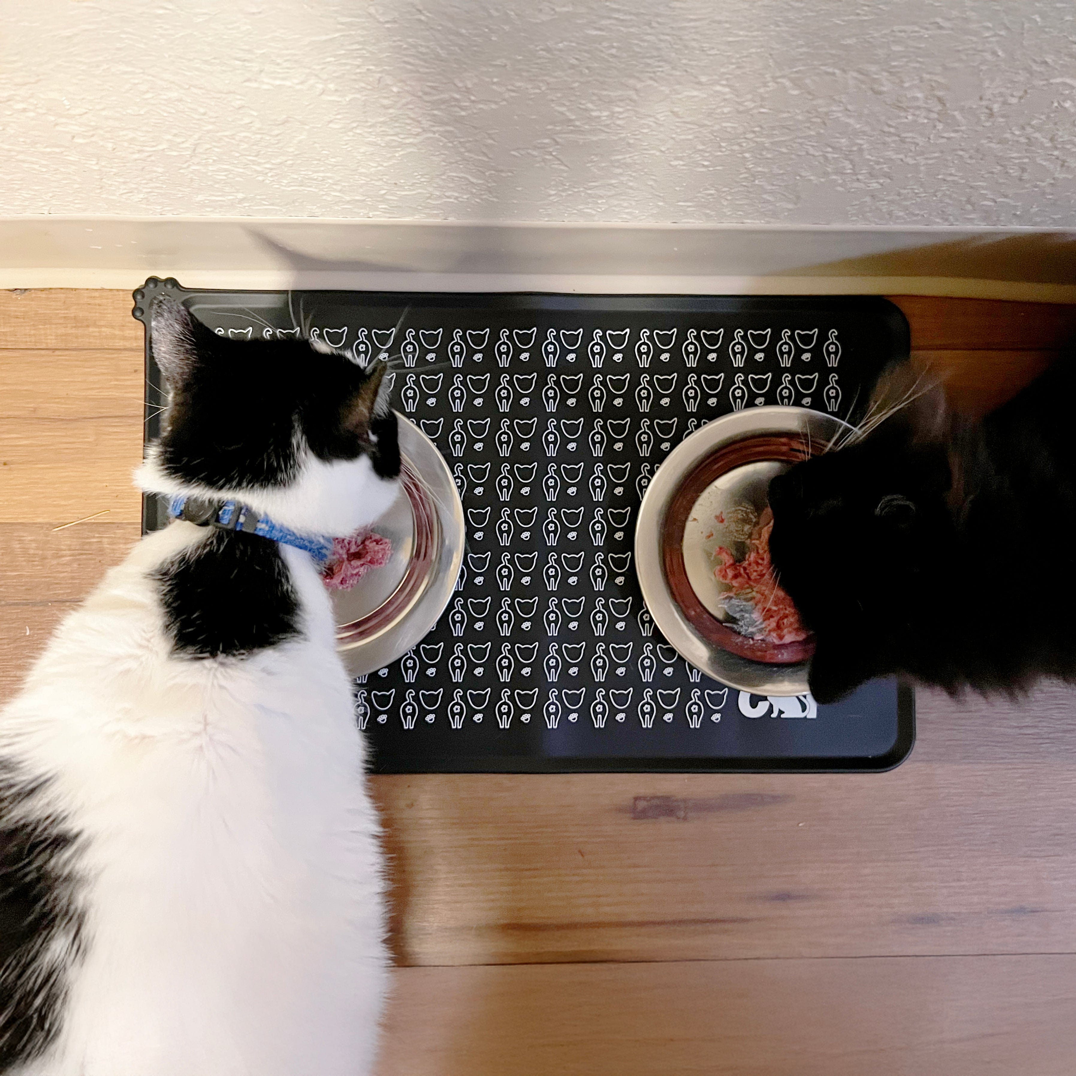 "The Nice & Tidy" Cat Food & Water Feeding Mat