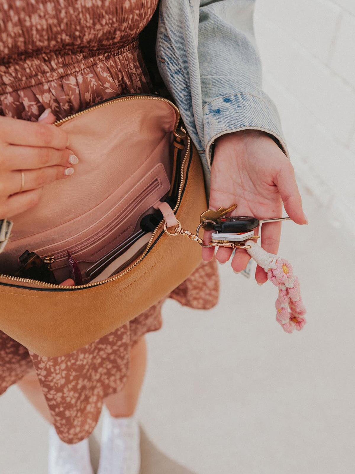 Large Sidekick Camel